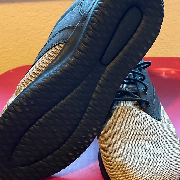 New no box Skechers memory foam air cooled casual shoes - Picture 4 of 5